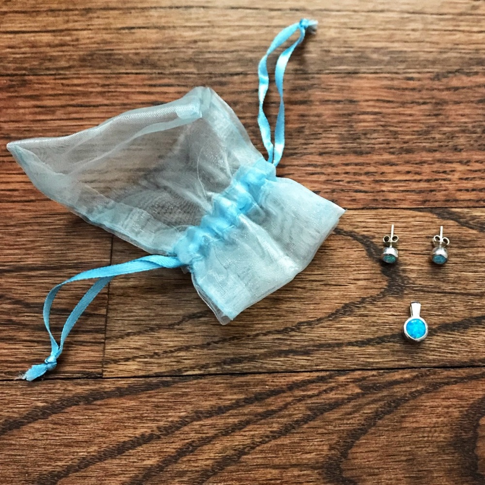 💠Blue opal earring and pendant set